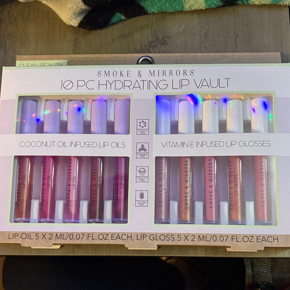 Smoke & Mirrors Hydrating Lip Vault